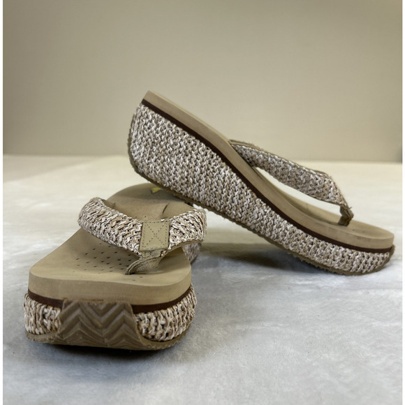 Volatile Island Platform Wedge Flip-Flop Sandals Natural Rafia Tan Size 9 Chrty - Picture 1 of 13